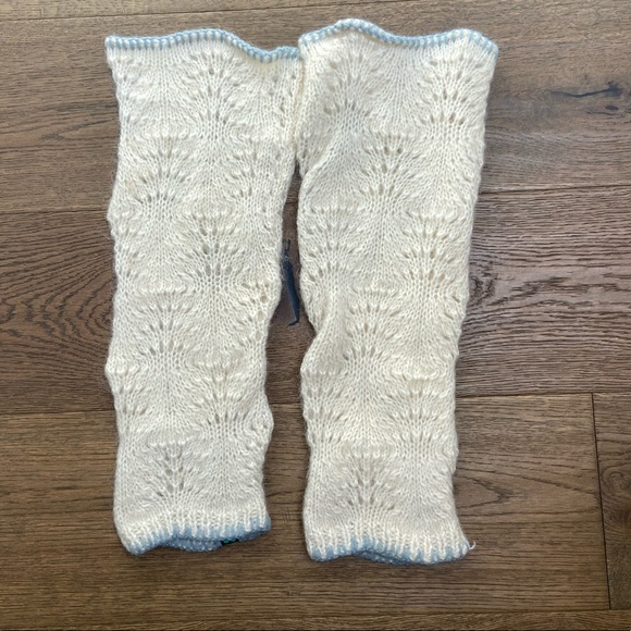 Vintage Lululemon Knitted Leg Warmers, Cream with baby blue trim -NWOT - Picture 3 of 4